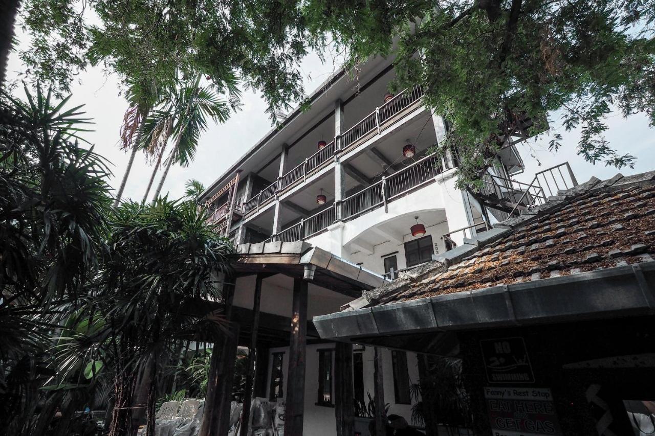 Oyo 988 Good Morning Chiang Mai Tropical Inn Exterior photo